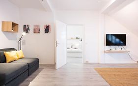 2 Bedroom Top Floor Apartment Direct On Marienplatz